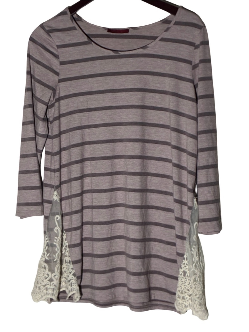RED by BKE! Women’s Lavender Stripe Lace-Trim Tunic Top M